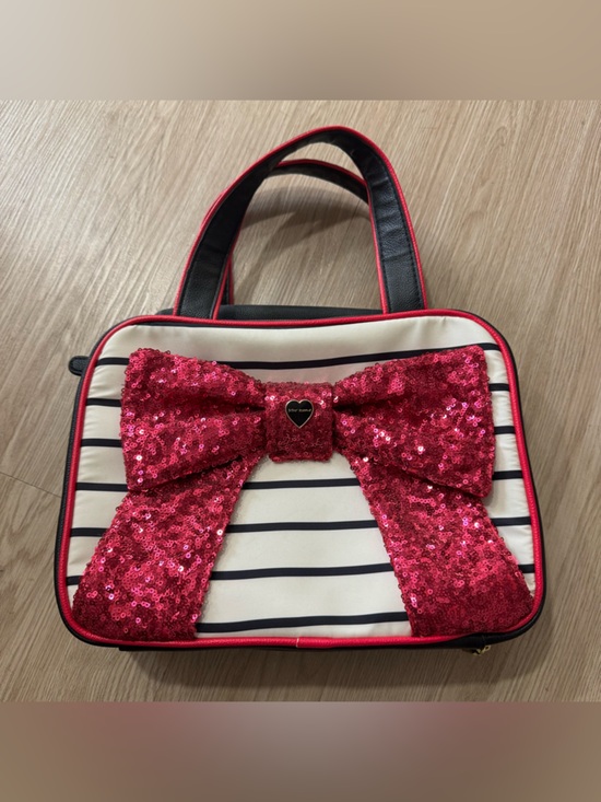 Betsey Johnson Handbags - Betsey Johnson vintage striped Sequin Bow make up travel bag Tote
